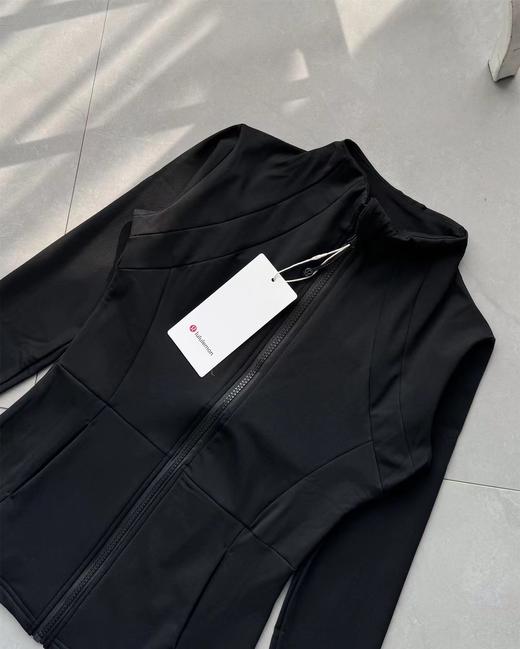 F030498运动健身瑜伽服外套显身材外舒适修身短款夹克 商品图10