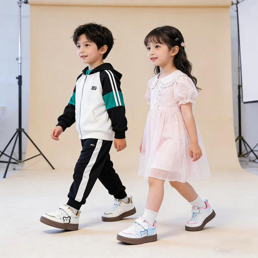 【小黄鸭】2026儿童板鞋多巴胺春季板鞋新款女童鞋子软底运动鞋男宝休闲鞋26-37 商品图1