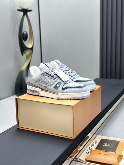 春季特惠💰650 LV 公司级 # 驴牌 Trainer 低帮休闲板鞋 商品图1