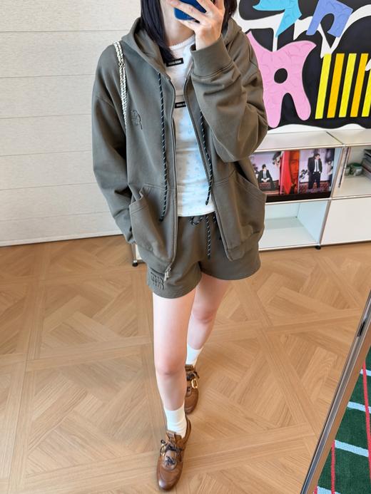 缪缪最新橄榄绿连帽拉链衫卫衣 商品图7