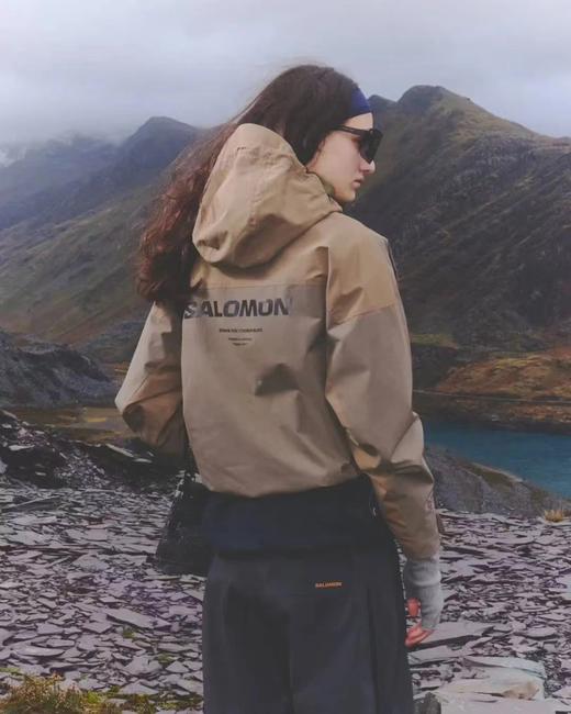 F030482户外拼色连帽男款徒步登山防风防水夹克外套 商品图5