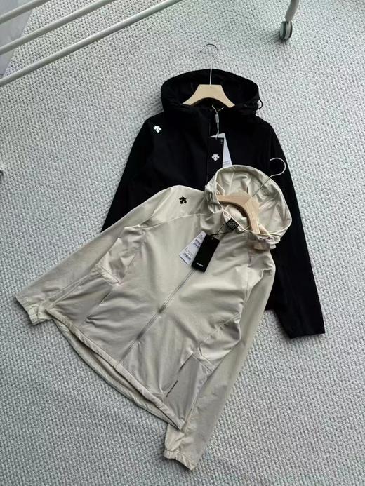 F030477女士户外运动立体剪裁舒适透气连帽外套上衣 商品图0