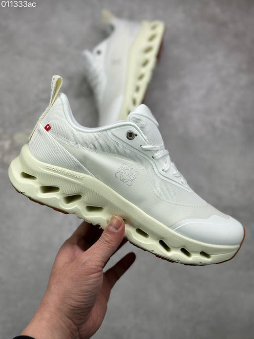 春季特惠💰330 Loewe x ON 罗意威昂跑联名 Cloudtilt 2.0 系列 商品图3