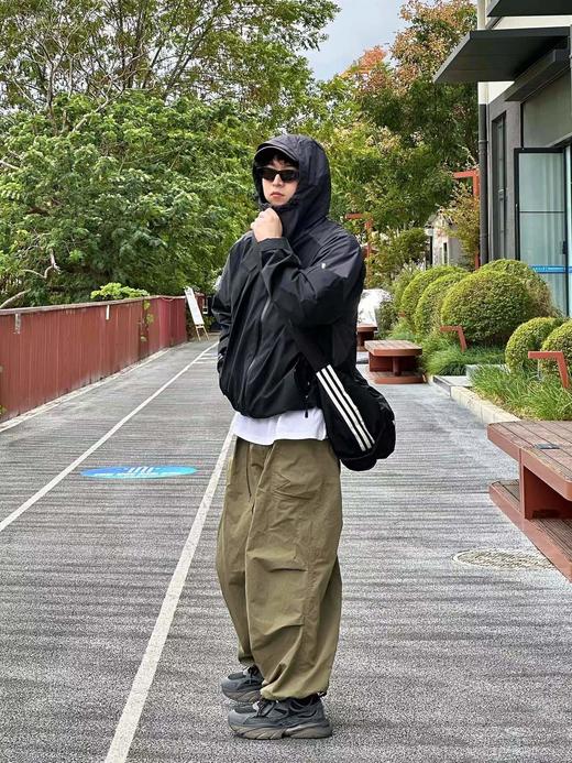 F030482户外拼色连帽男款徒步登山防风防水夹克外套 商品图10