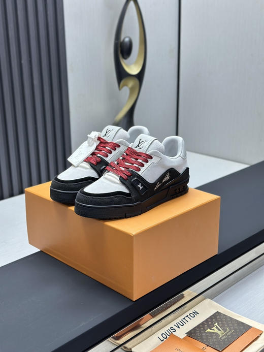 春季特惠💰650 LV 公司级 # 驴牌 Trainer 低帮休闲板鞋 商品图0