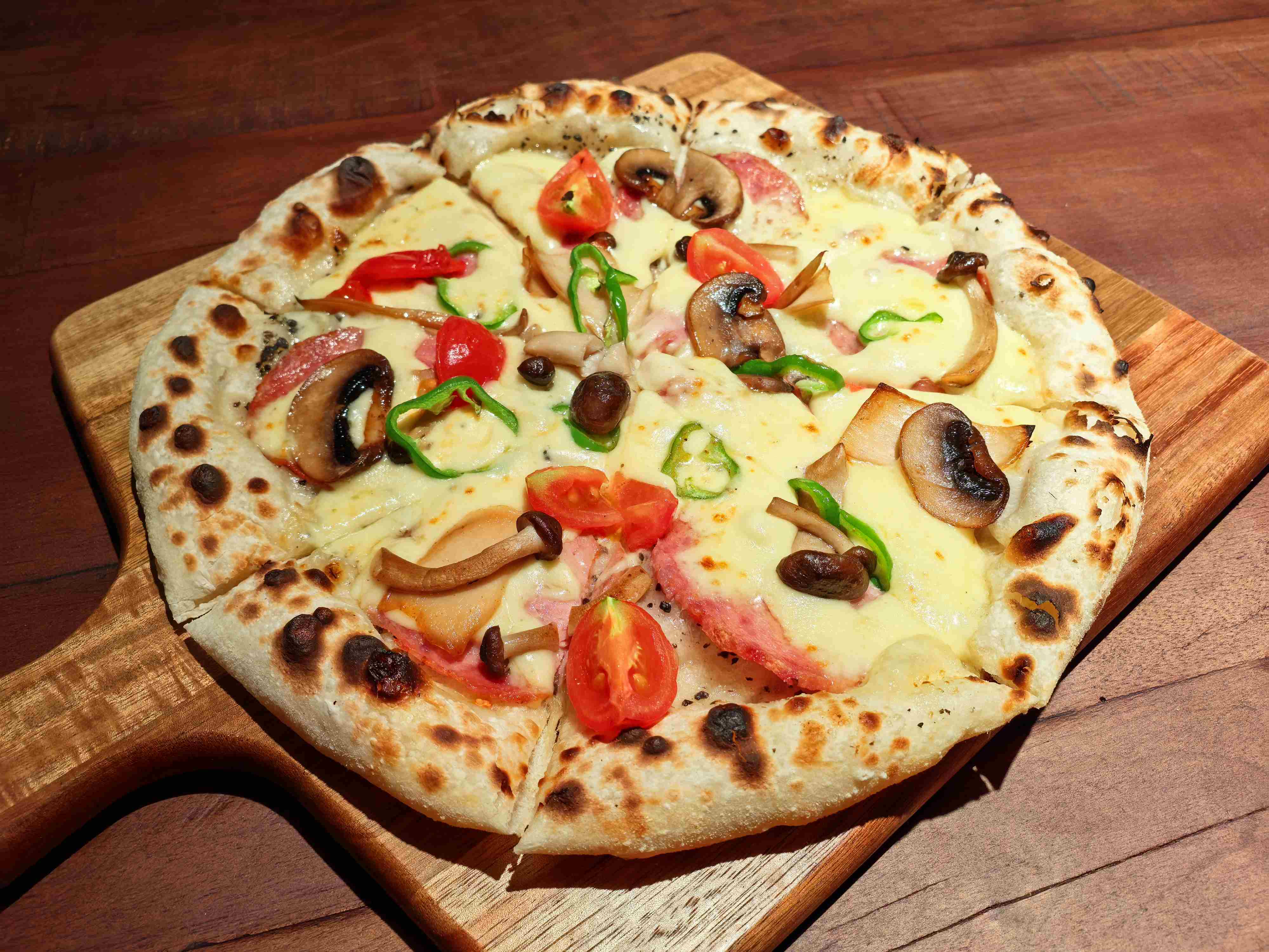 黑松露蘑菇香肠披萨