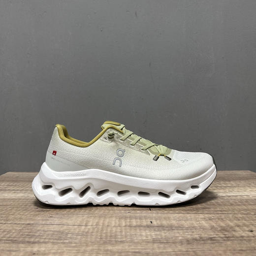春季特惠💰320 On 昂跑 Cloudtilt 圆头系带 减震耐磨 低帮 生活休闲鞋 商品图6