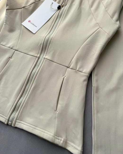 F030498运动健身瑜伽服外套显身材外舒适修身短款夹克 商品图13