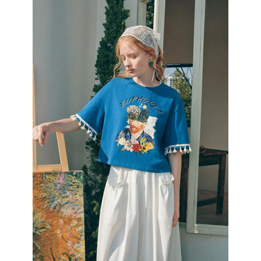 两三事梵高文艺旧日幻境2026春季新款人物印花流苏袖口t恤女短款 商品图3