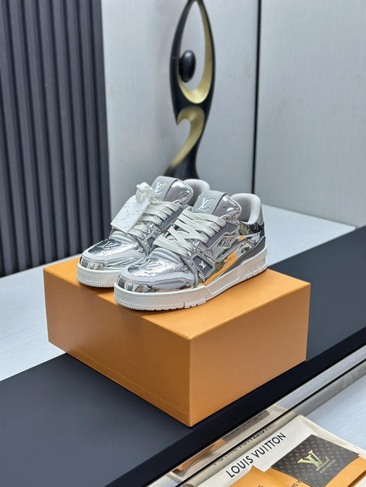 春季特惠💰650 LV 公司级 # 驴牌 Trainer 低帮休闲板鞋 商品图0