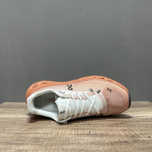 春季特惠💰320 On 昂跑 Cloudtilt 圆头系带 减震耐磨 低帮 生活休闲鞋 商品图4