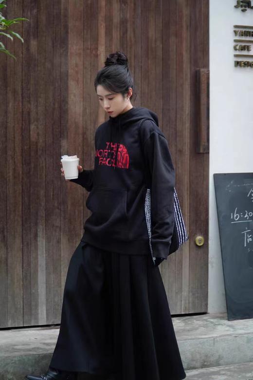 F0304100春季新品休闲百搭情侣胸前大印花双层华棉连帽卫衣 商品图11