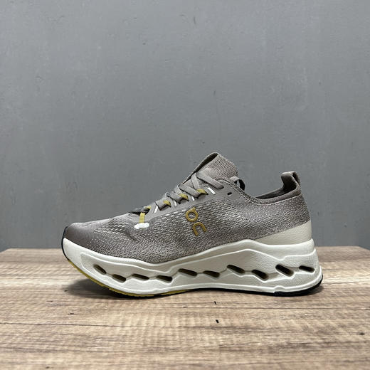 春季特惠💰340 On 昂跑 Cloudsurfer Max 舒适柔软减震透气轻便跑步鞋 商品图2