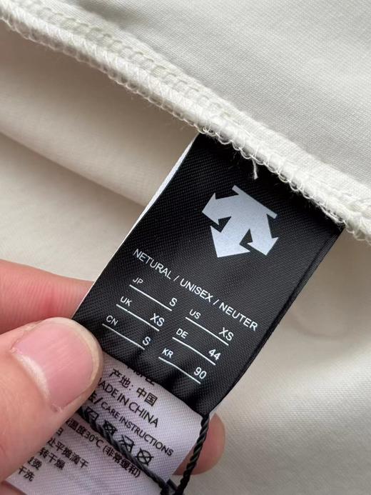 F030477女士户外运动立体剪裁舒适透气连帽外套上衣 商品图11