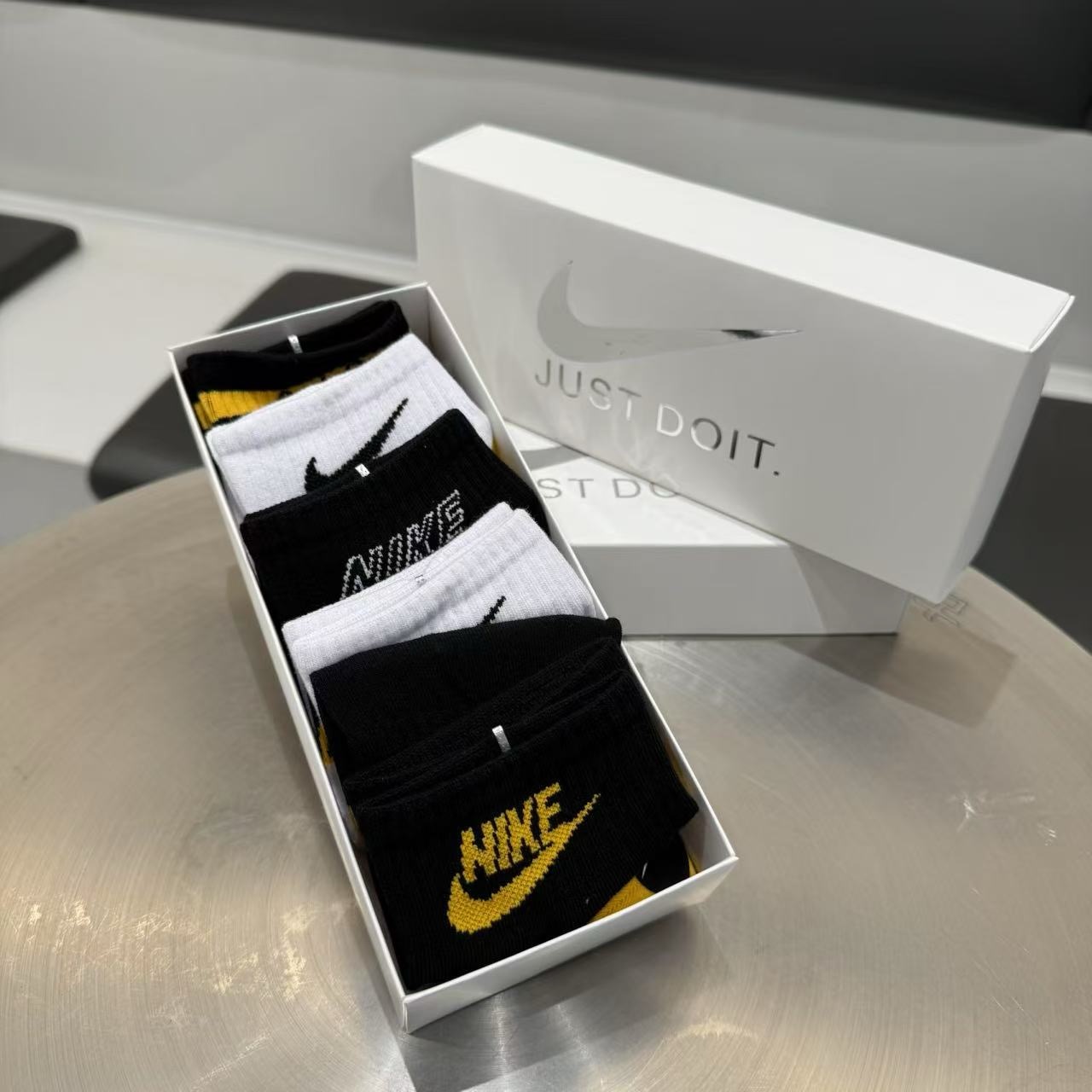 新年第一福利款！NIKE男袜礼盒袜 短袜五双装，耐克袜子