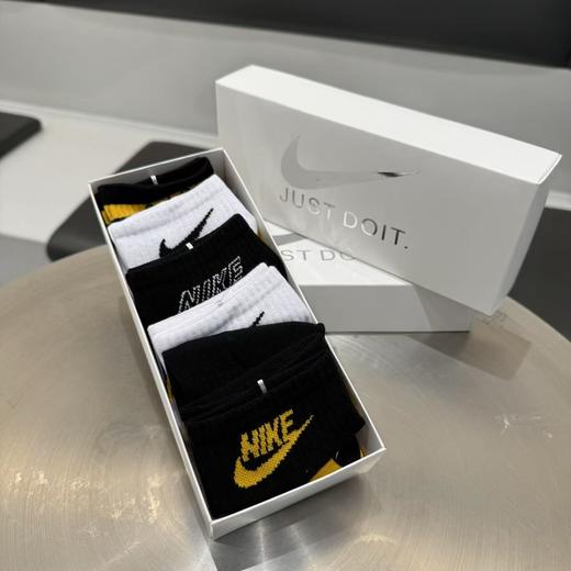 新年第一福利款！NIKE男袜礼盒袜 短袜五双装，耐克袜子 商品图0