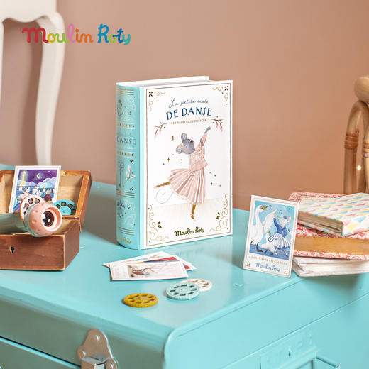 Moulin Roty 法式绘本影院：32个原创故事典藏盒 投影手电筒 适合4岁以上 亲子互动 激发想象力 提升语言组织能力 法国品牌-711114 商品图4
