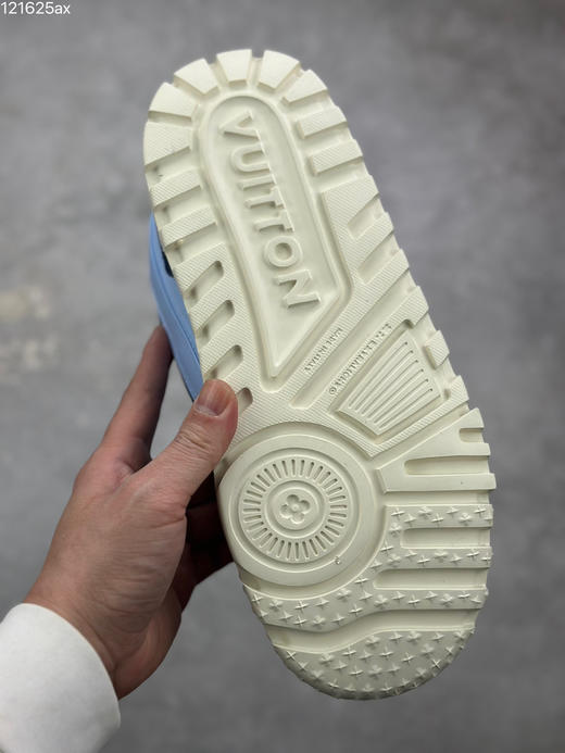 春季特惠💰650 LV 公司级 # 驴牌 Trainer Maxi 胖丁低帮休闲板鞋 商品图8