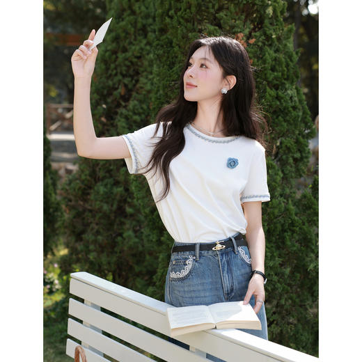 鹿向南「花间清语」米白色立体花朵撞色包边正肩T恤短袖上衣女夏 商品图0