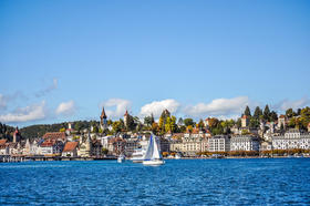 【暑假特惠游】<西欧四国：德国+法国+瑞士+意大利12 天之旅（26人小团）>深圳直飞往返、含签证小费