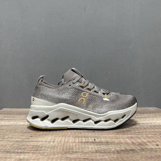 春季特惠💰340 On 昂跑 Cloudsurfer Max 舒适柔软减震透气轻便跑步鞋 商品图0