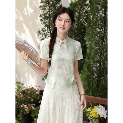 鹿向南「竹影蝶恋」浅绿色国风短袖T恤夏季新款时尚新中式女上衣 商品图1