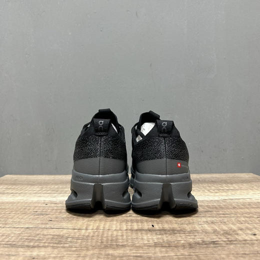 春季特惠💰340 On 昂跑 Cloudsurfer Max 舒适柔软减震透气轻便跑步鞋 商品图1