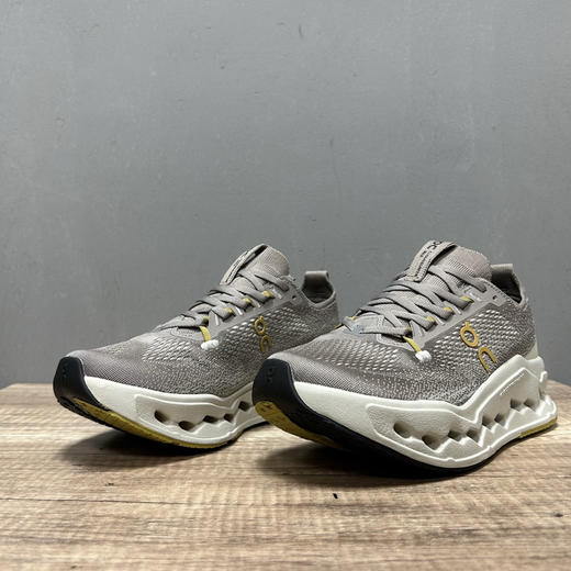 春季特惠💰340 On 昂跑 Cloudsurfer Max 舒适柔软减震透气轻便跑步鞋 商品图5