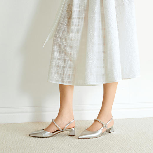 【静音系列】千百度粗中跟时装凉鞋女2026夏季新款包头后空凉鞋A26206084 商品图4