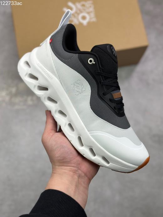 春季特惠💰330 Loewe x ON 罗意威昂跑联名 Cloudtilt 2.0 系列 高品质出货 商品图0