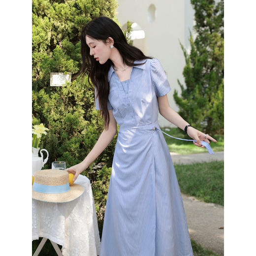 鹿向南「蓝岛续歌」法式温柔设计感条纹收腰裙显瘦蓝色气质连衣裙 商品图1