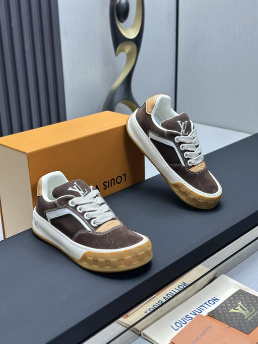 春季特惠💰560 2026早春全新上架 # LV 路易威登 Tilted Low Sneakers 倾斜系列低帮复古休闲运动板鞋 商品图2