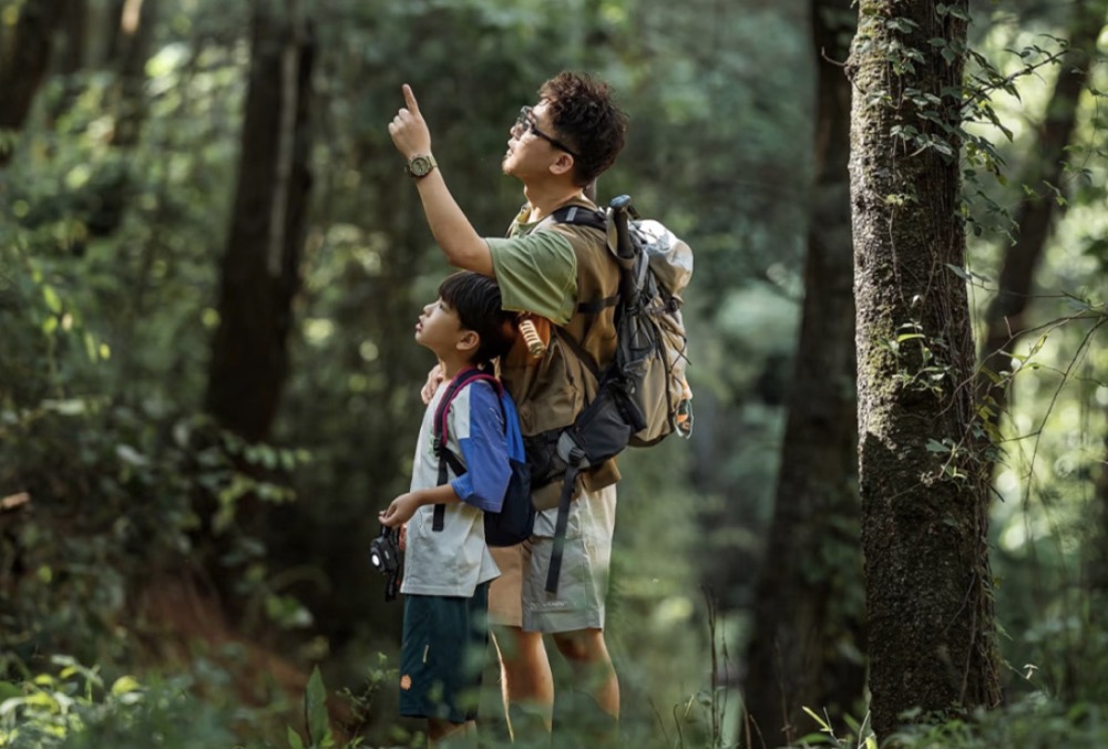 3.15前减200！4.1/4.2/4.5少位！2天1夜一价包【崇州·琉璃坝-熊猫科考&萤火虫季】 1大1小限时899元！探索大熊猫国家公园核心区、畅游萤火之森，住野奢帐篷，吃战斧牛排，酿桂花酒，挖笋