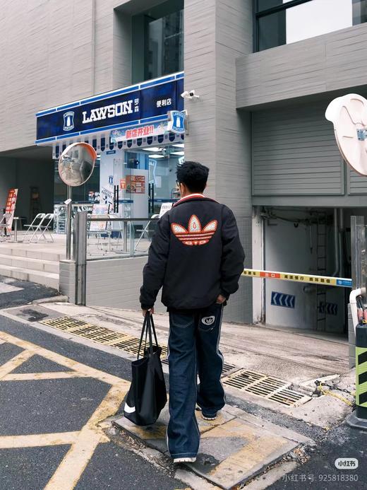 F0304121秋冬复古运动风两面穿哑光软质料保暖棉服黑红撞色外套 商品图4