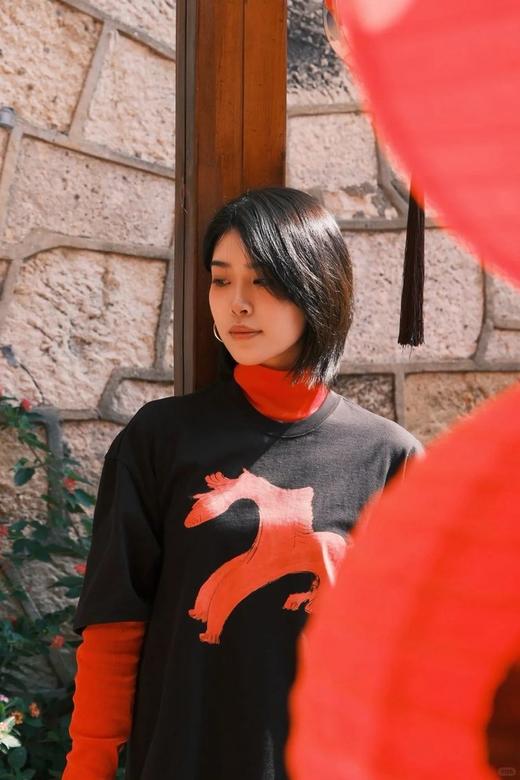 【高品质私服】【JN童趣生肖小马黑色T恤】遮肉显瘦肩线下移，完美遮住拜拜肉G1650-CC【无标出货 介意慎拍】 商品图1