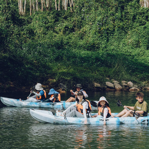 云南｜版纳5公里原始森林漂流1日体验，需自驾到达起始点，回宽老寨皮划艇穿越原始雨林、灌木群落，沿途野趣观鸟体验，漂流南腊河上游，解锁雨林生灵之美！亲子成人都适合，五一端午行程提前预定！ 商品图2