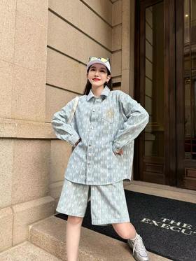 F030419早春新品满印字母水洗牛仔复古宽松版型外套男女同款