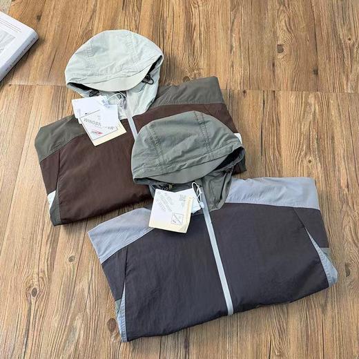 F030467户外运动百搭时尚便捷轻量防风透气耐磨连帽夹克外套 商品图2