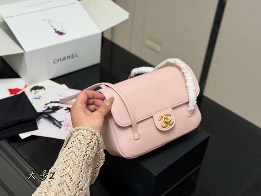 F030409新款Jennin同款腋下包圆筒包山茶花鱼子酱扣盖方包 商品图2