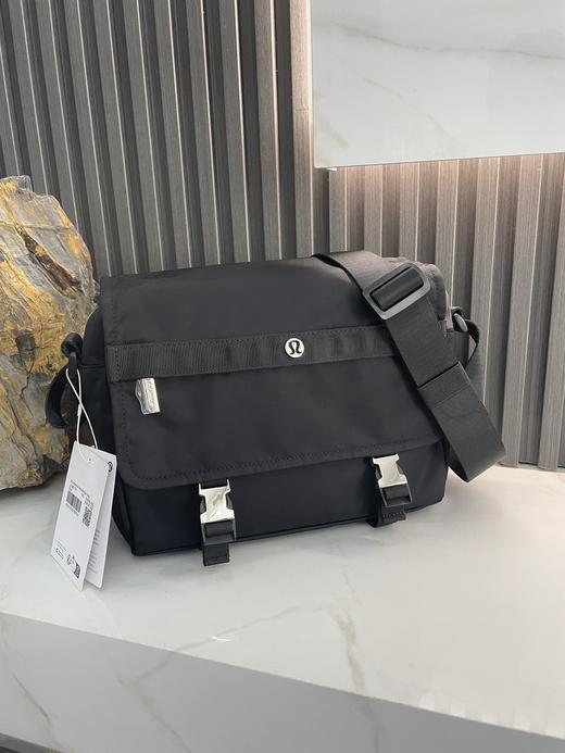 露露6.5L邮差包，可单肩可斜挎 商品图3