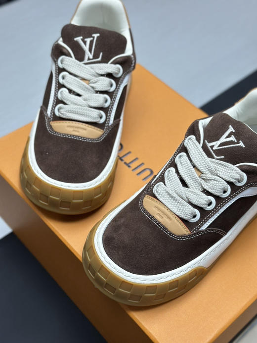 春季特惠💰560 2026早春全新上架 # LV 路易威登 Tilted Low Sneakers 倾斜系列低帮复古休闲运动板鞋 商品图4