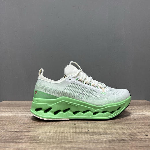 春季特惠💰340 On 昂跑 Cloudsurfer Max 舒适柔软减震透气轻便跑步鞋 商品图6