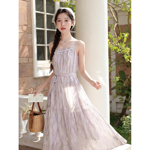 鹿向南「紫雾汀洲」淡紫色法式气质吊带连衣裙女年春季显瘦长裙子 商品图0