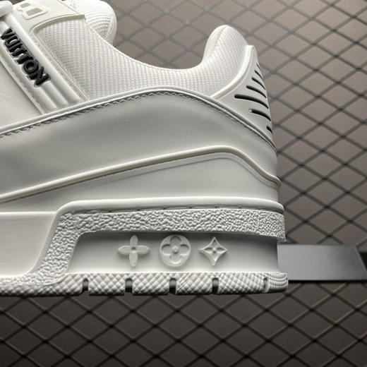 春季特惠💰720 LV Nigo x 驴家 Trainer 联名款 低帮休闲板鞋 商品图3