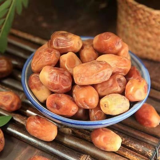 【自然风干❗️黄金椰枣】单果颗粒饱满，果肉厚实紧实，果肉质地软糯有韧性，入口绵密不粘牙，甜度自然温和，开袋就能吃随时补充能量零食休闲QQ 商品图2