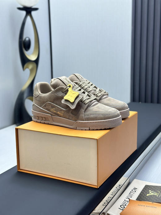 春季特惠💰650 LV 公司级 # 驴牌 Trainer 低帮休闲板鞋 商品图1