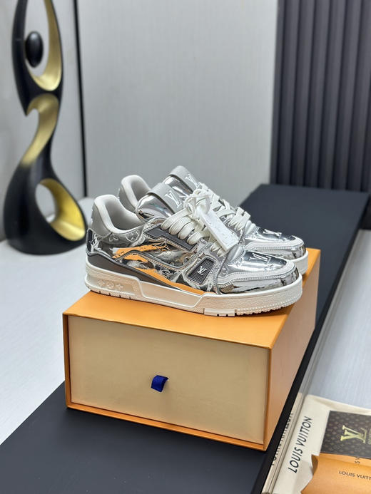 春季特惠💰650 LV 公司级 # 驴牌 Trainer 低帮休闲板鞋 商品图1