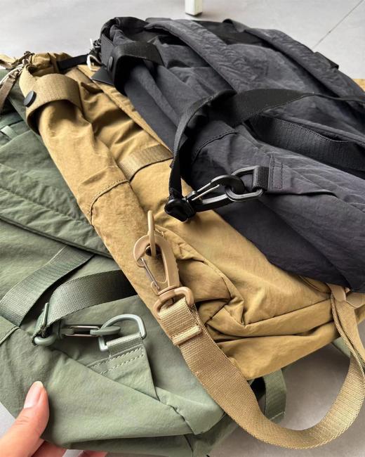 F0304101防水防雨满足各种场景的户外需求大容量露营休闲运动双肩包通勤背包 商品图7