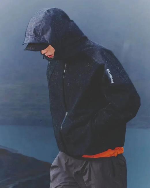 F030482户外拼色连帽男款徒步登山防风防水夹克外套 商品图4