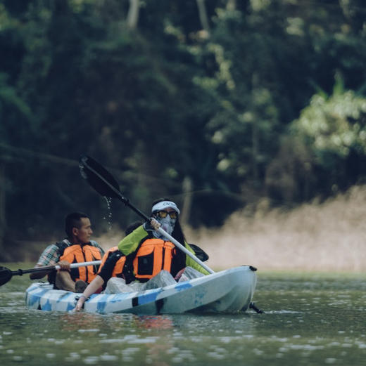 云南｜版纳5公里原始森林漂流1日体验，需自驾到达起始点，回宽老寨皮划艇穿越原始雨林、灌木群落，沿途野趣观鸟体验，漂流南腊河上游，解锁雨林生灵之美！亲子成人都适合，五一端午行程提前预定！ 商品图13